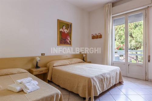 צ'סנטיקו Esperia Boutique Family Hotel מראה חיצוני תמונה