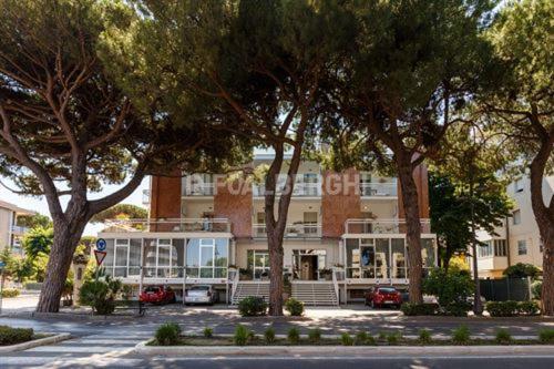 צ'סנטיקו Esperia Boutique Family Hotel מראה חיצוני תמונה