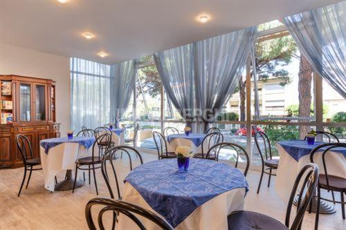 צ'סנטיקו Esperia Boutique Family Hotel מראה חיצוני תמונה